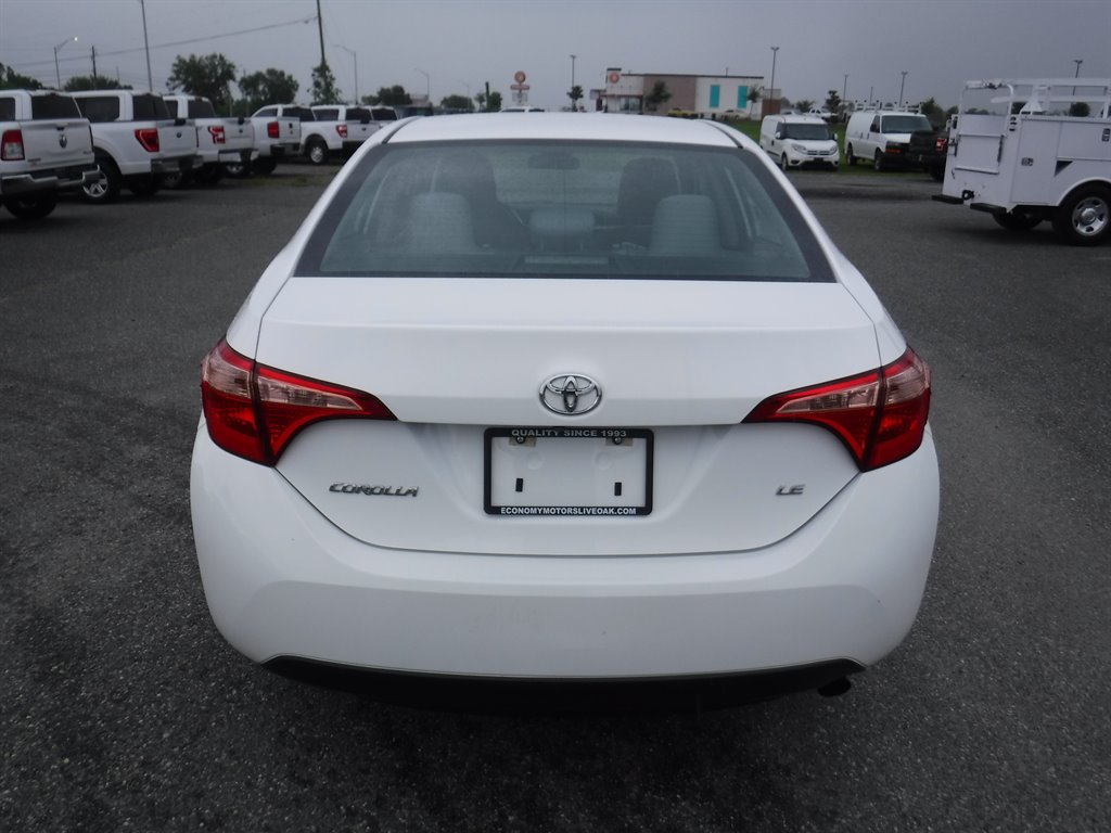 2017 Toyota Corolla LE photo