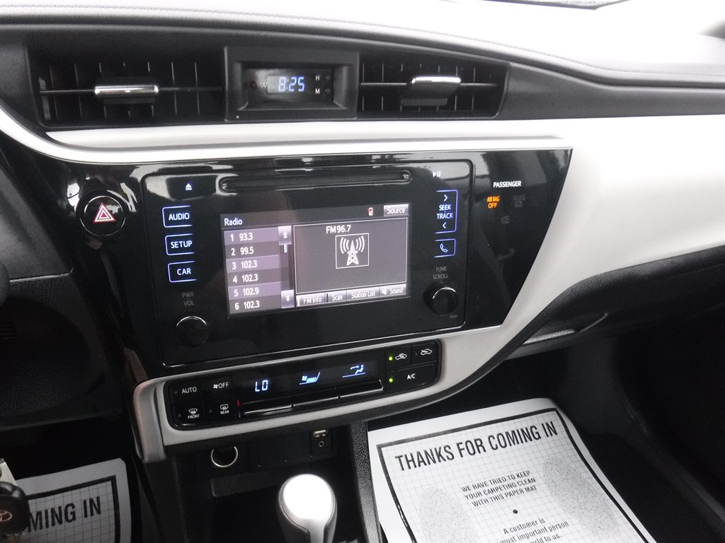 2017 Toyota Corolla LE photo