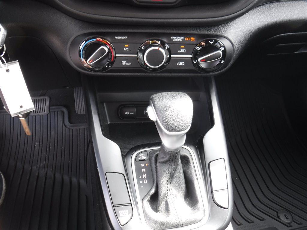 2022 Kia Soul LX photo