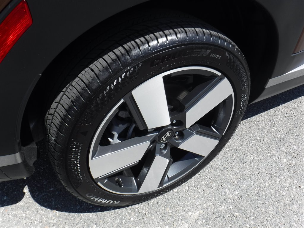 2024 Hyundai Santa Fe Limited photo