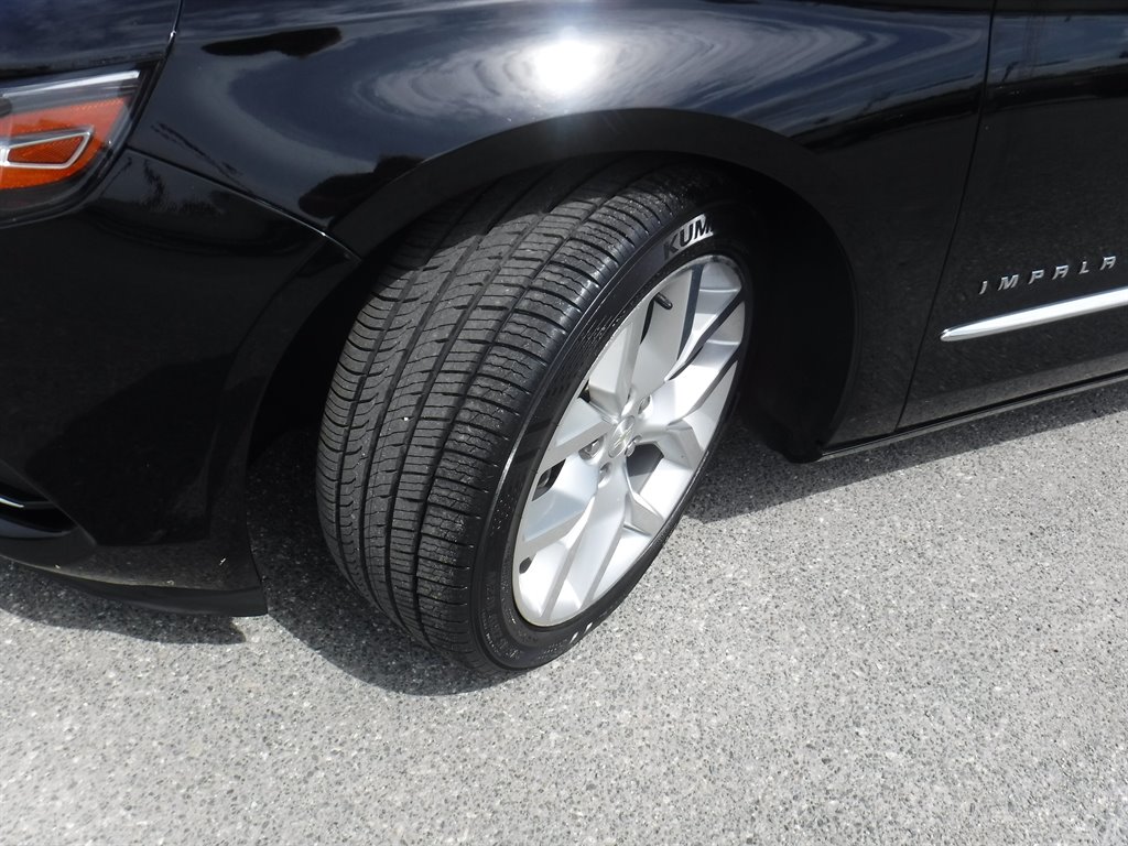 2019 Chevrolet Impala Premier photo
