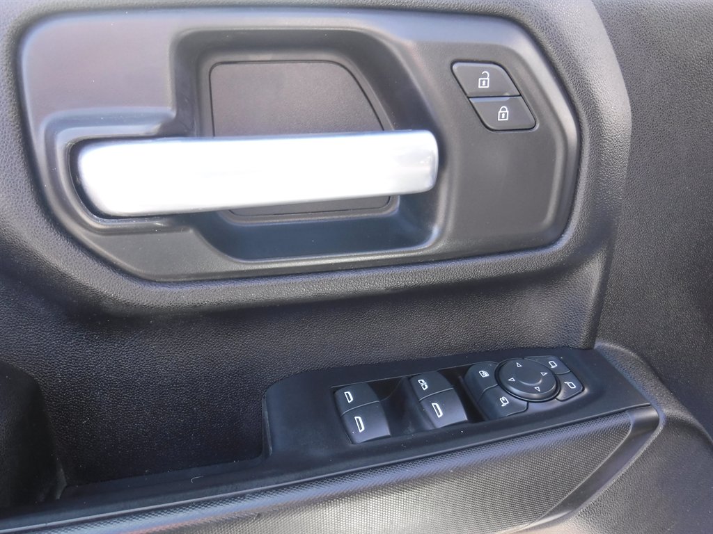 2021 Chevrolet Silverado - $28,995