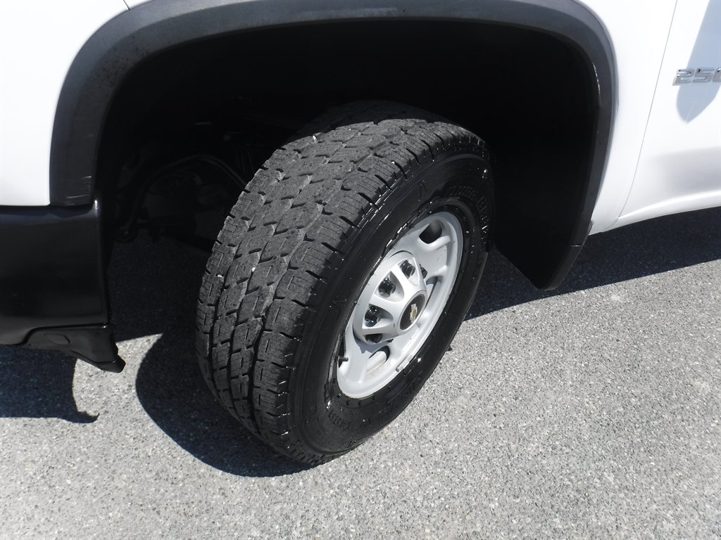 2022 Chevrolet Silverado Hd - $33,995