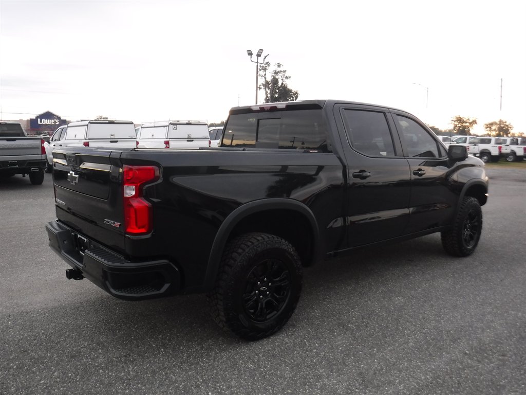 2022 Chevrolet Silverado - $43,995