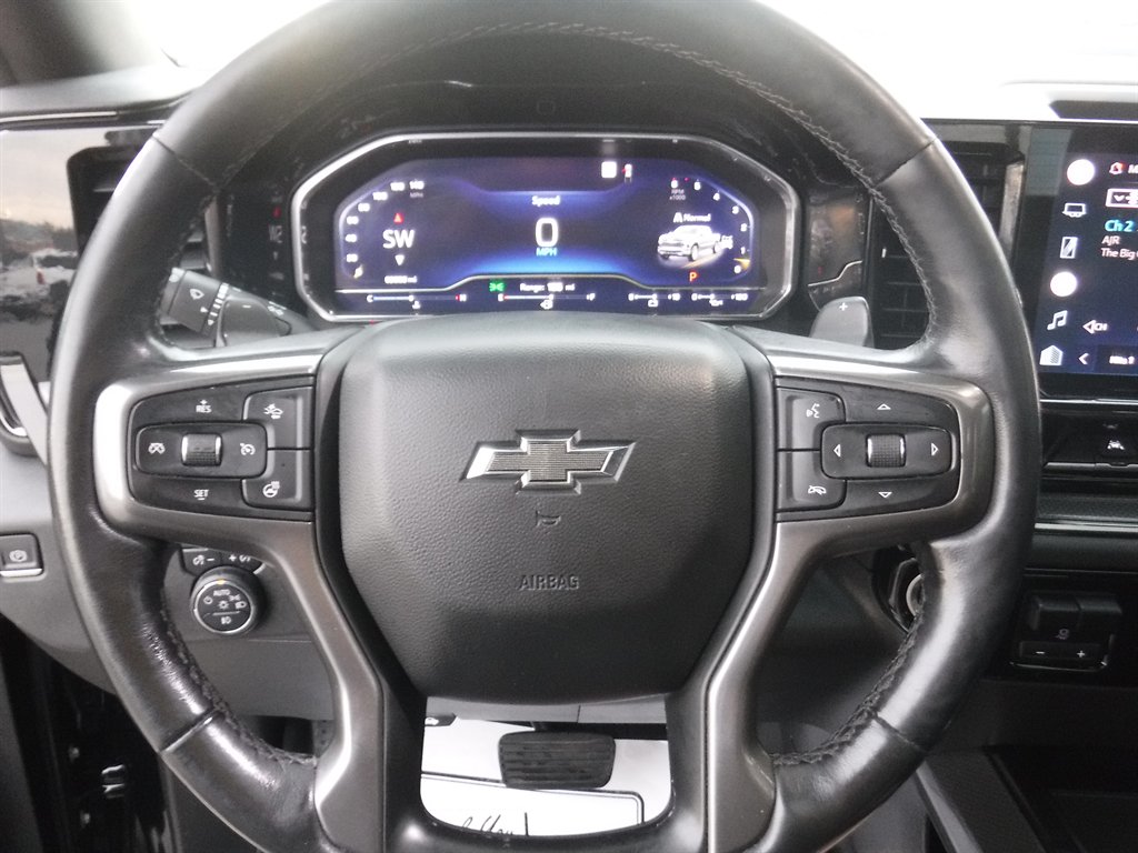 2022 Chevrolet Silverado - $43,995