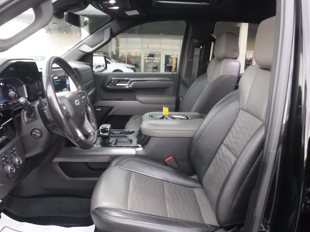 2022 Chevrolet Silverado - $43,995