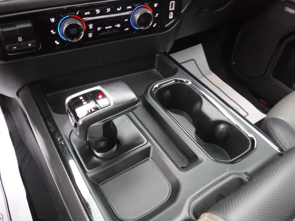 2022 Chevrolet Silverado - $43,995