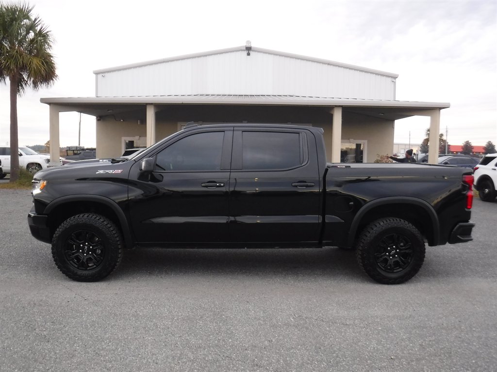 2022 Chevrolet Silverado - $43,995