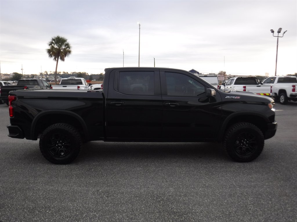2022 Chevrolet Silverado - $43,995