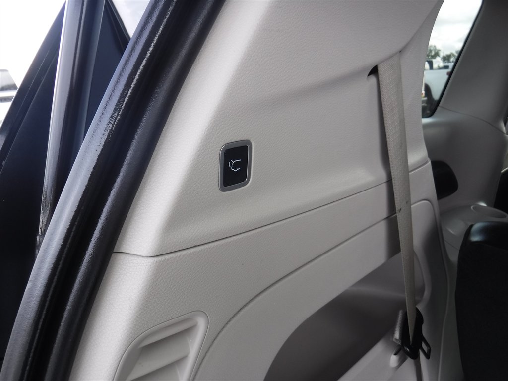 2023 Chrysler Pacifica - $21,995
