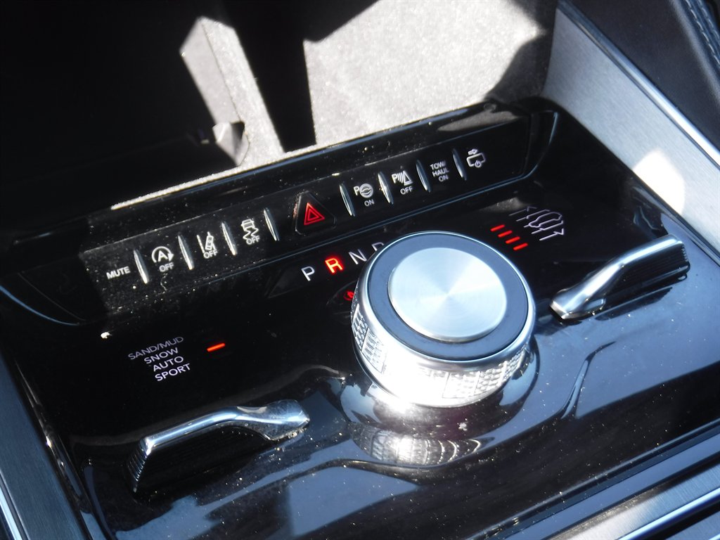 2023 Jeep Wagoneer - $46,995