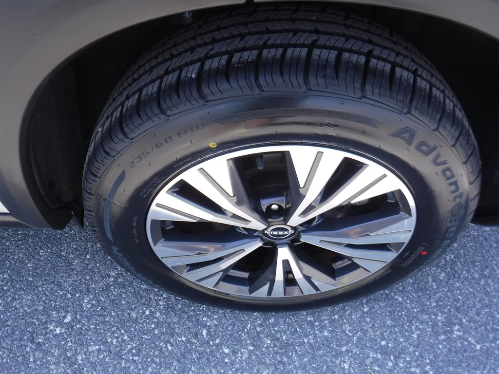 2023 Nissan Rogue - $17,995