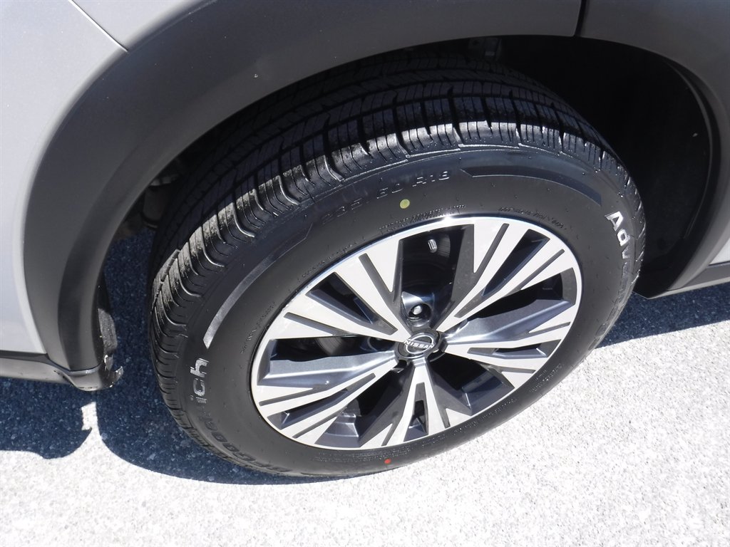 2023 Nissan Rogue - $17,995