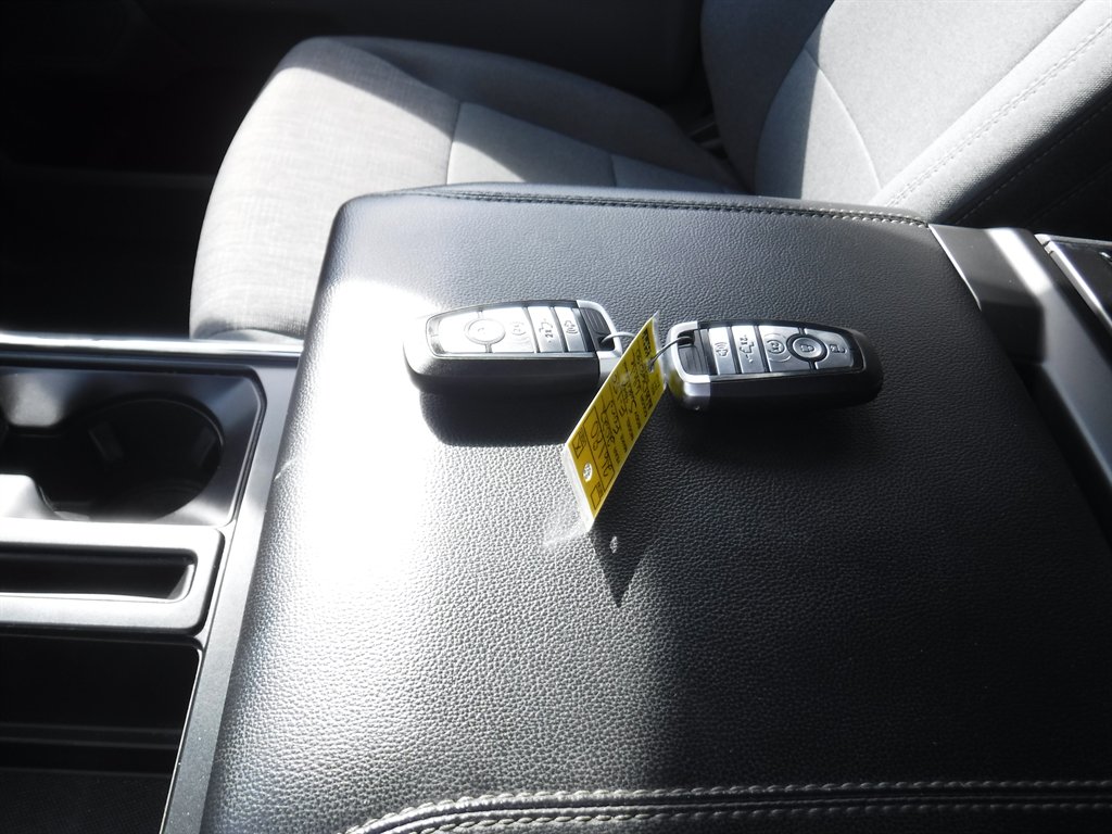 2022 Ford F-150 - $35,995