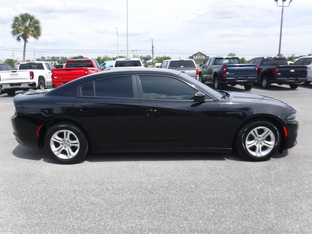 2017 Dodge Charger - $15,995
