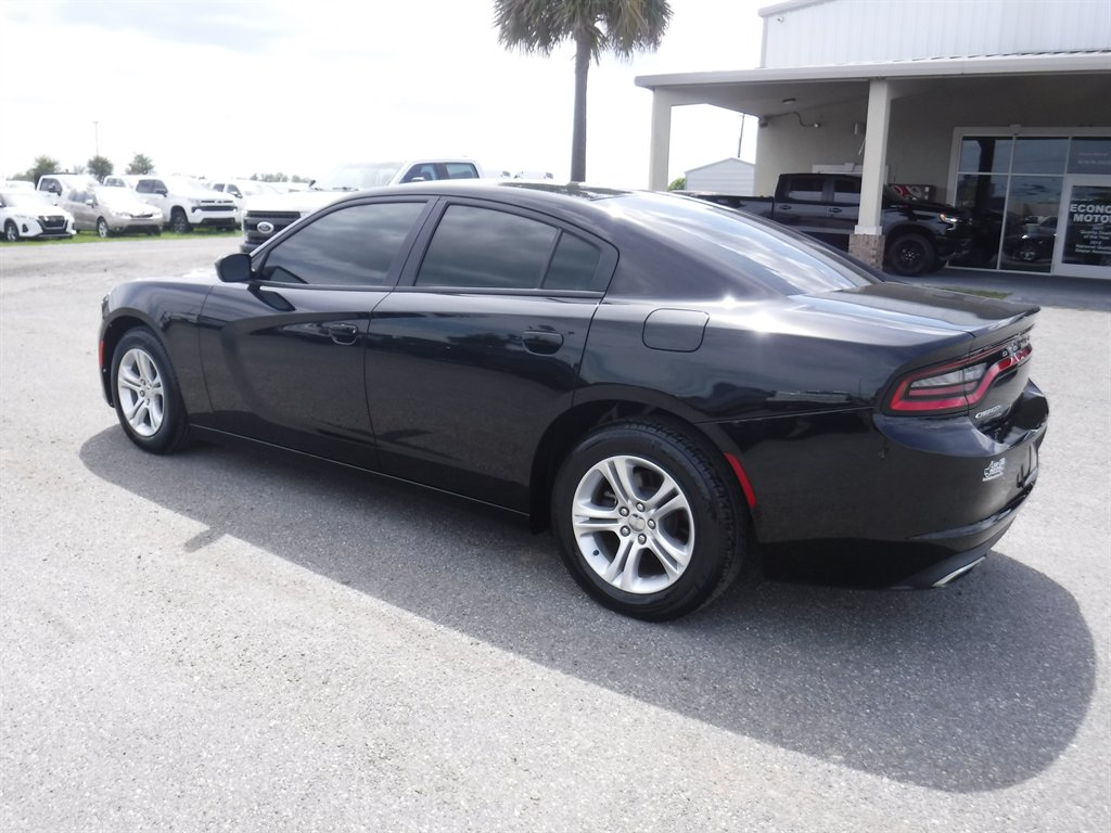 2017 Dodge Charger - $15,995