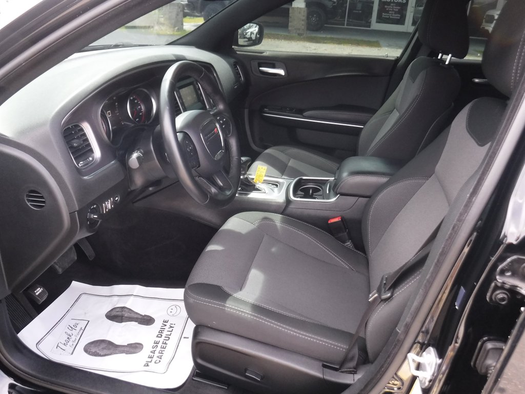 2017 Dodge Charger - $15,995