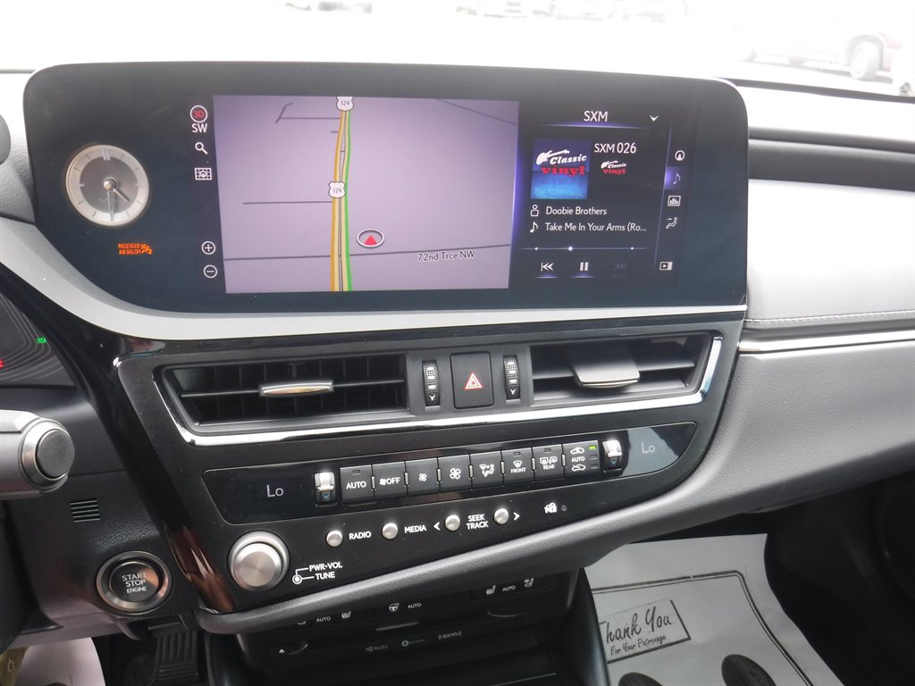 2022 Lexus ES - $34,995