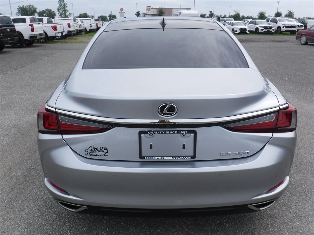 2022 Lexus ES - $34,995