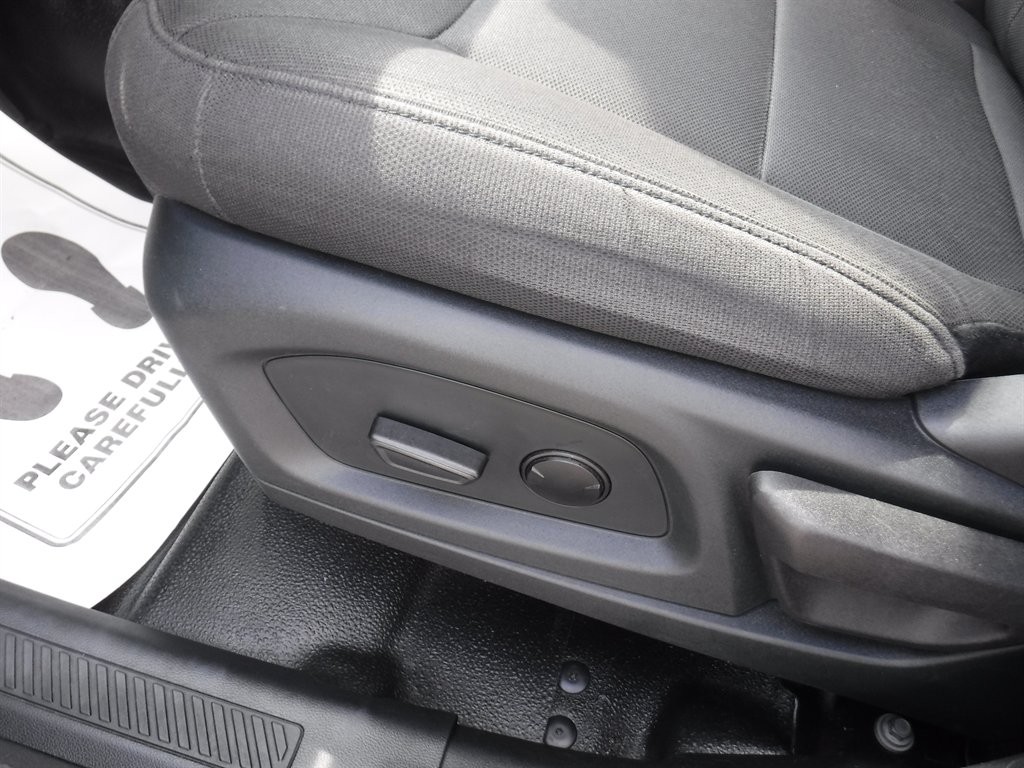 2022 Ford Explorer - $18,995