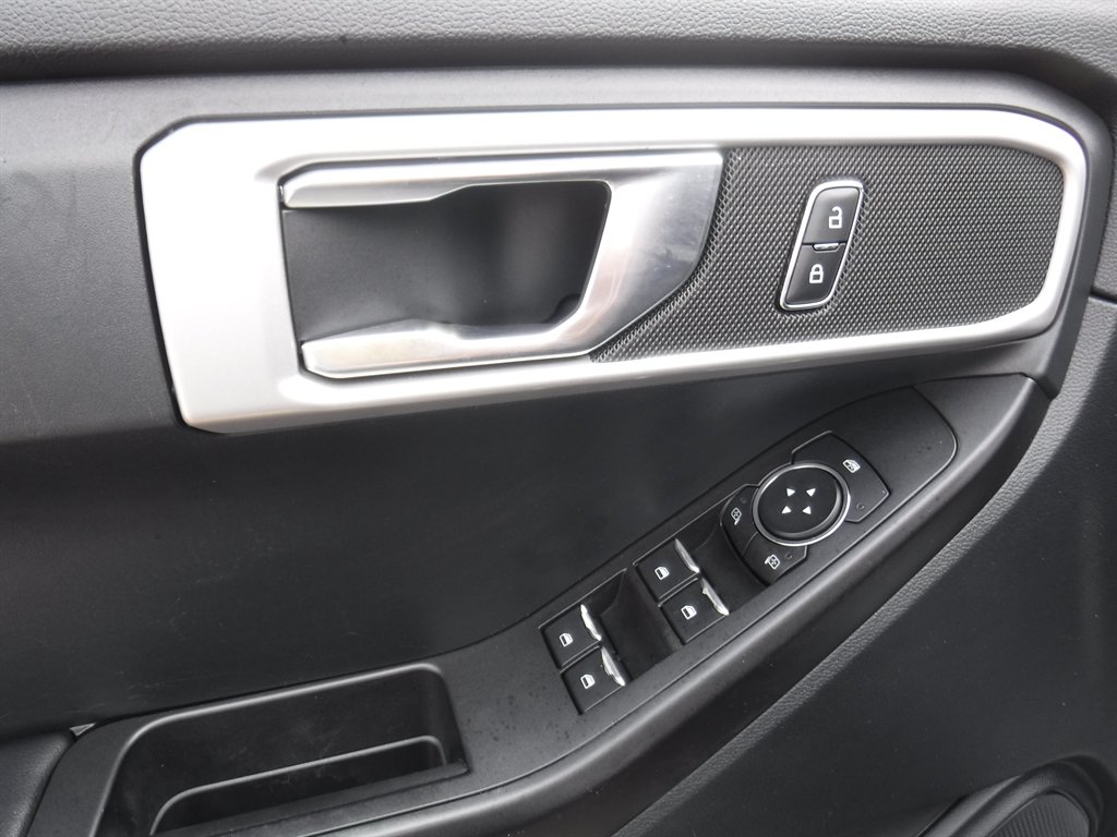 2022 Ford Explorer - $18,995
