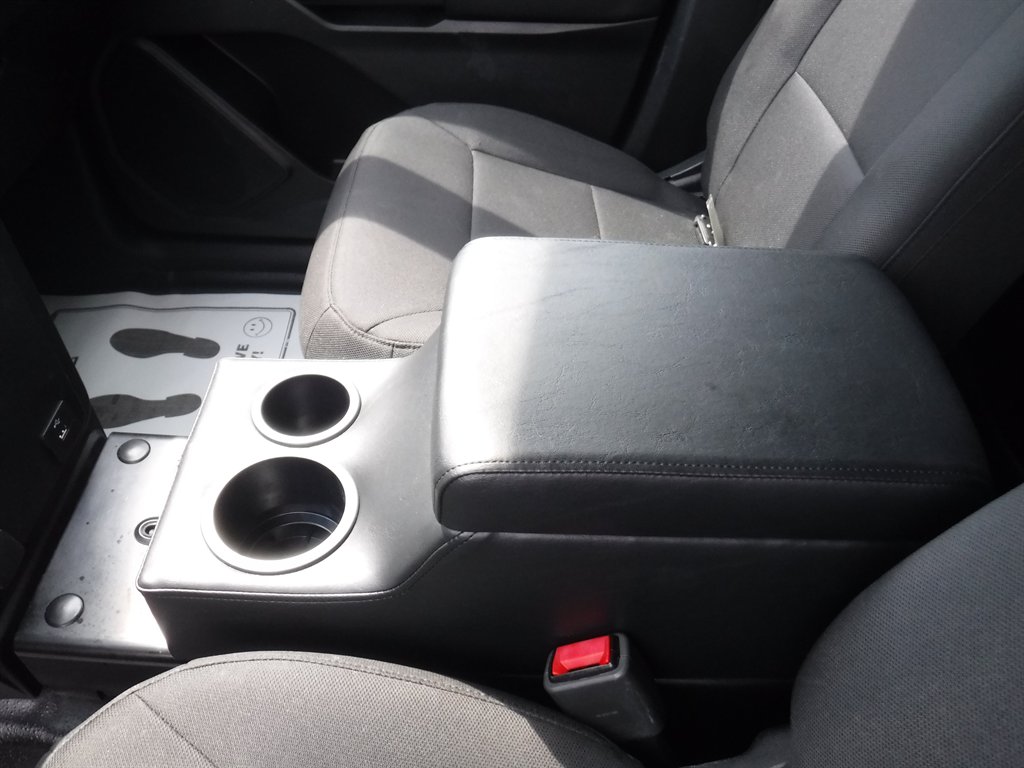 2022 Ford Explorer - $18,995