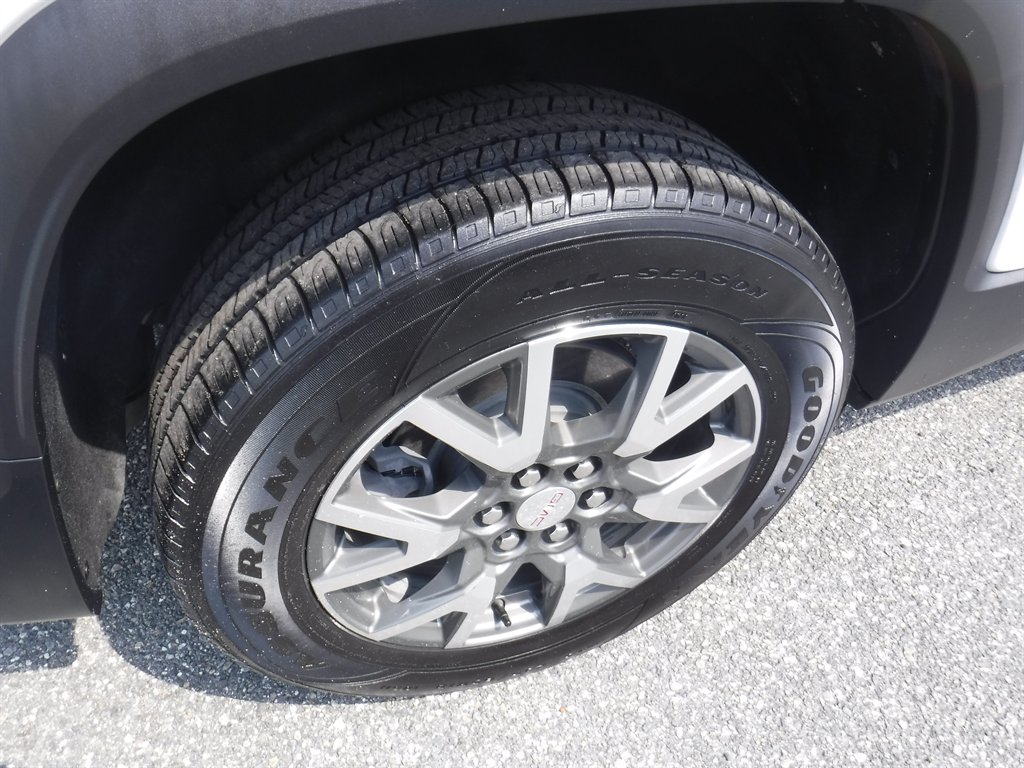 2022 GMC Acadia - $24,995