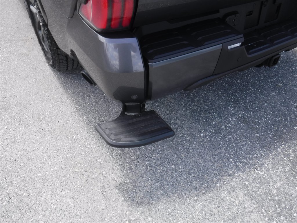 2023 Toyota Tundra - $39,995