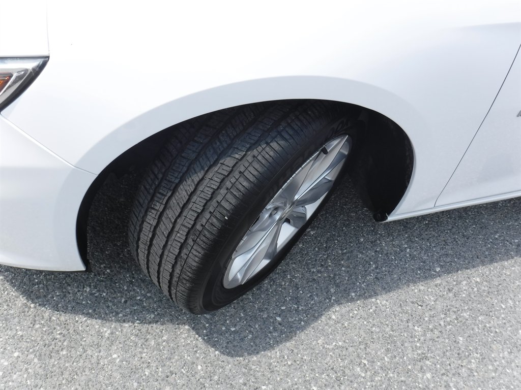2019 Chevrolet Malibu - $11,995