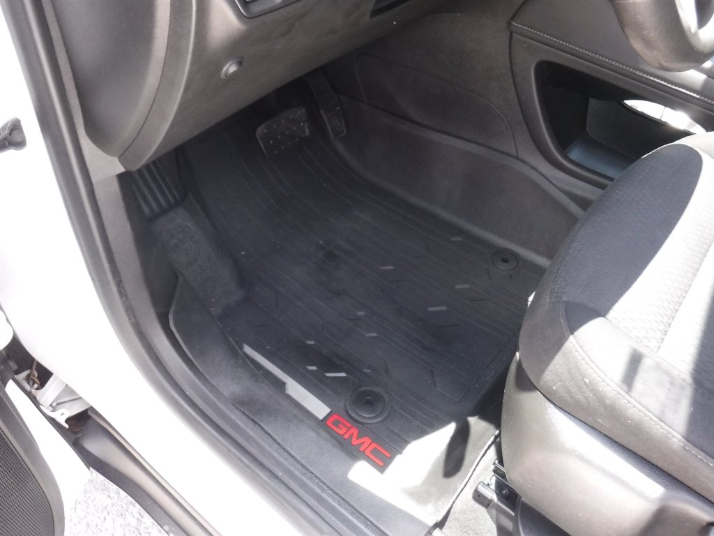 2022 GMC Acadia - $17,995