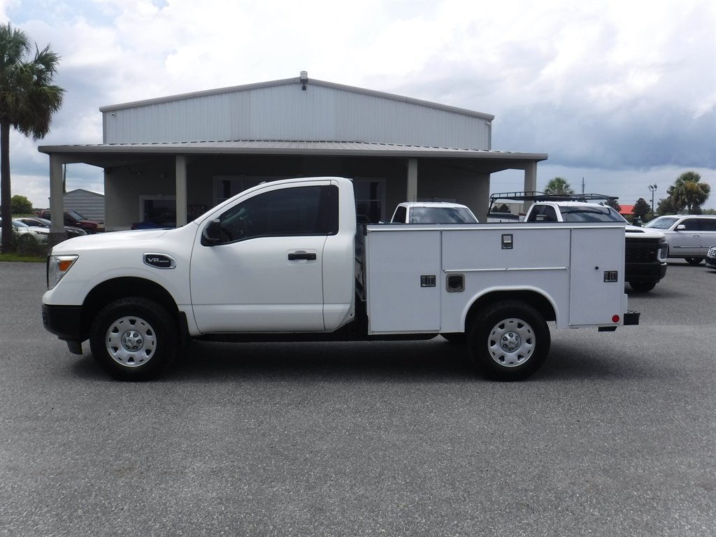 White 2019 Nissan Titan Pickup Truck Automatic