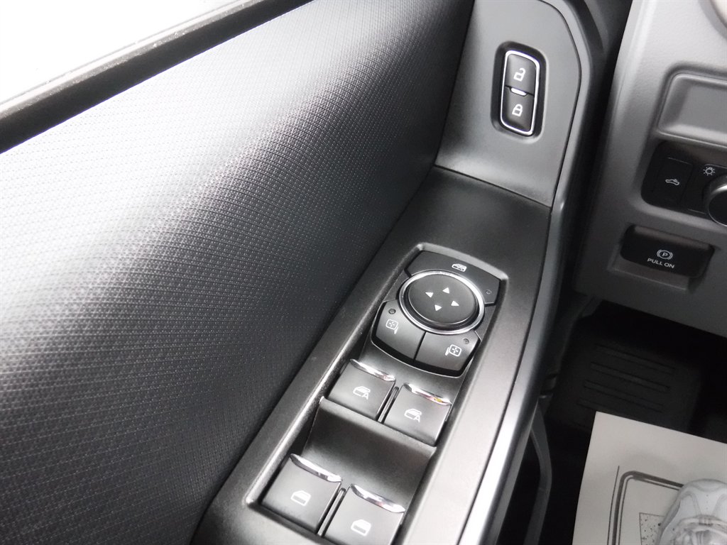 2022 Ford F-150 - $28,995