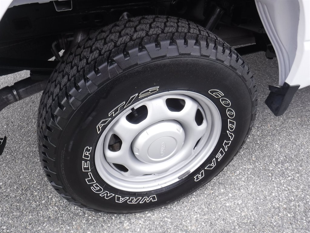 2022 Ford F-150 - $28,995