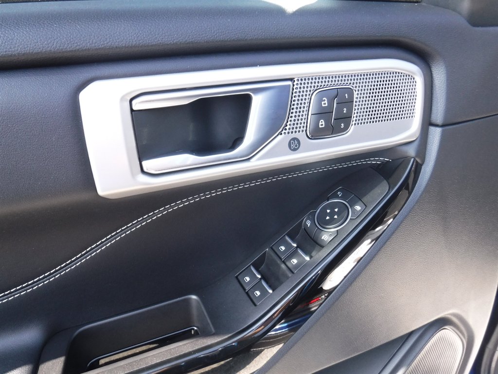 2022 Ford Explorer - $26,995