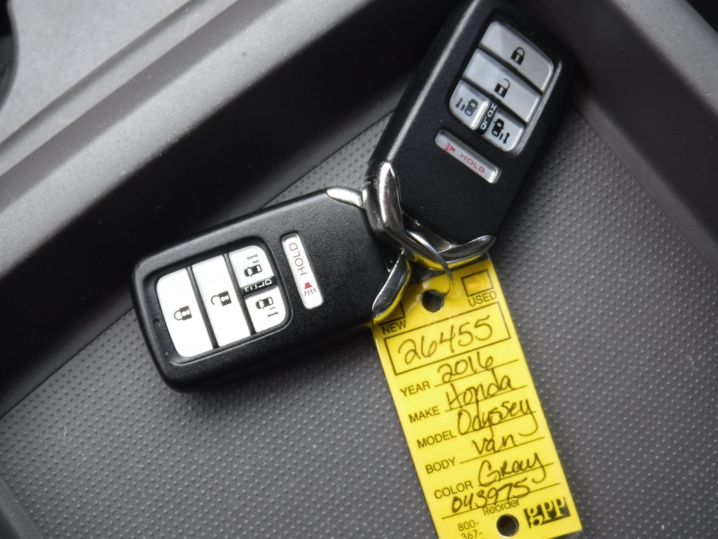 2016 Honda Odyssey - $11,995