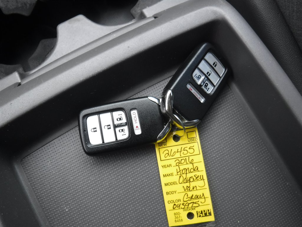 2016 Honda Odyssey - $11,995