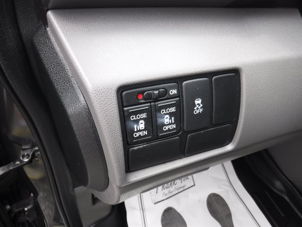 2016 Honda Odyssey - $11,995