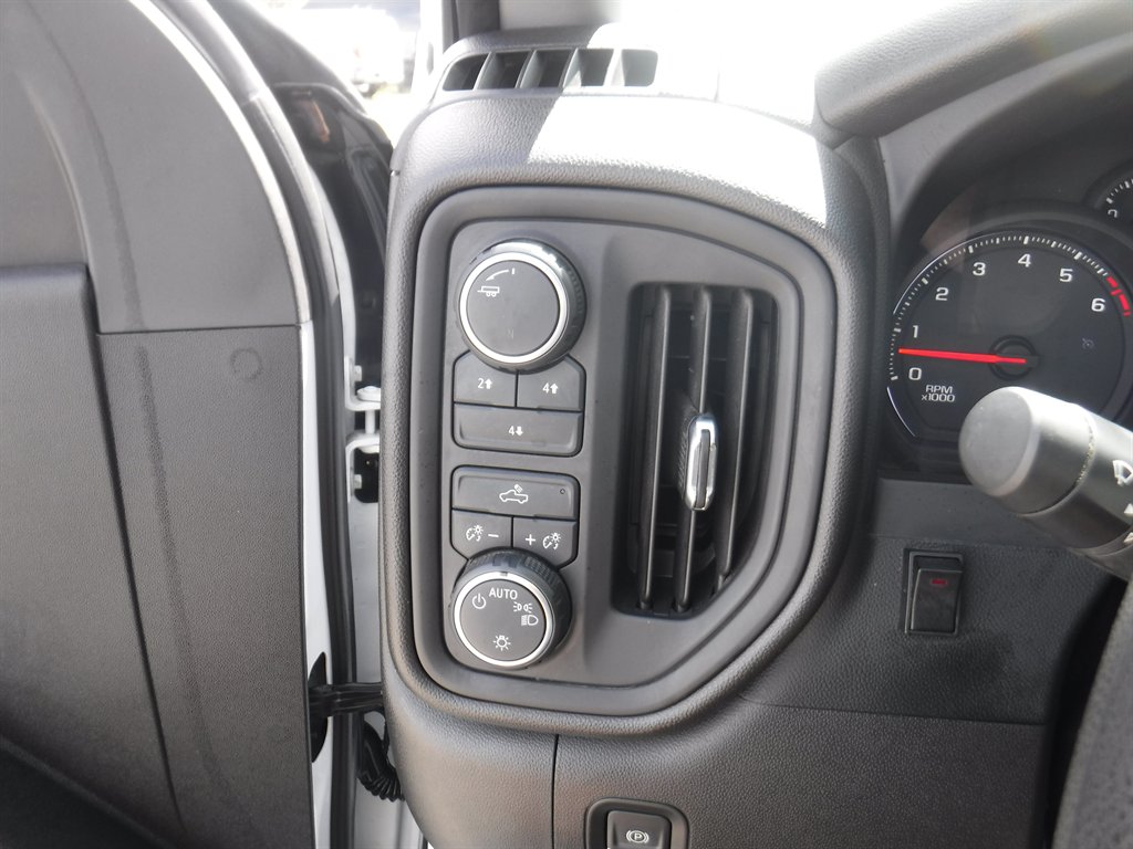 2022 Chevrolet Silverado Hd - $27,995