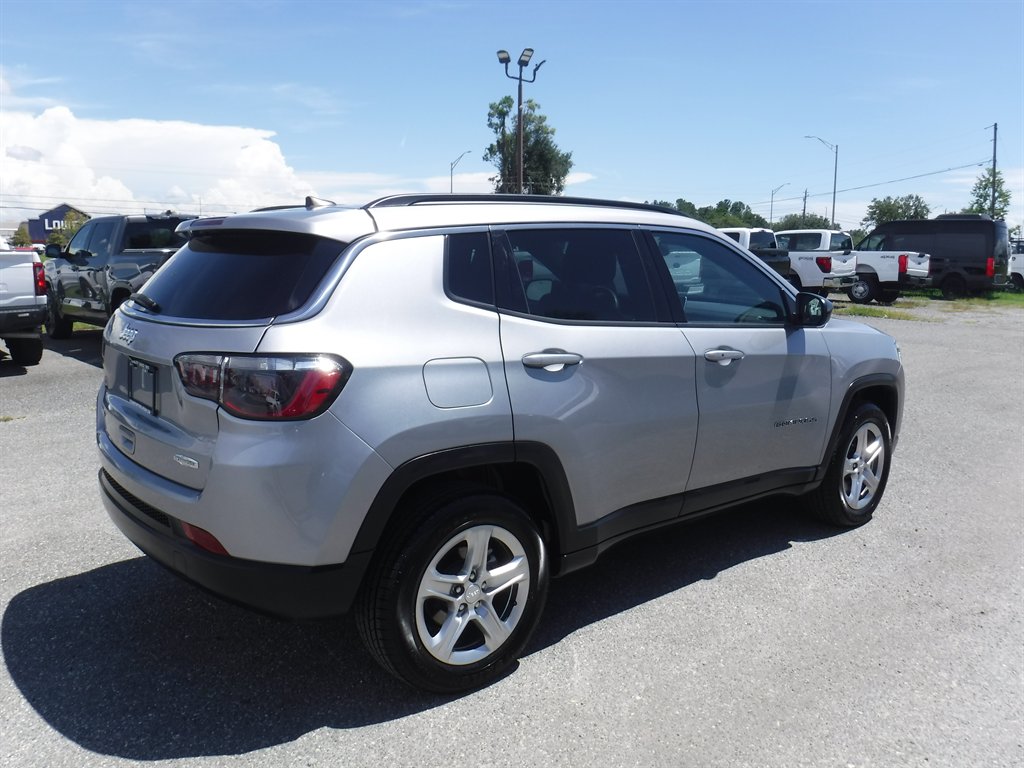 2024 Jeep Compass - $17,995