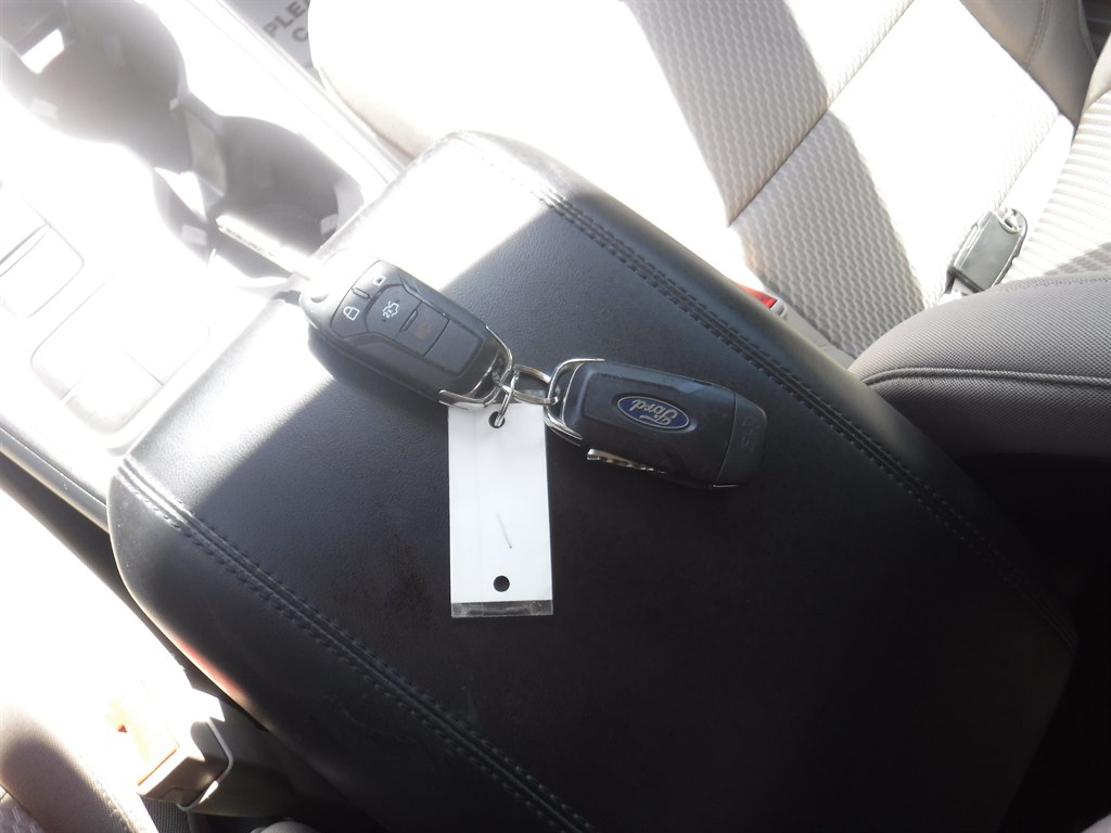 2020 Ford Explorer - $21,995