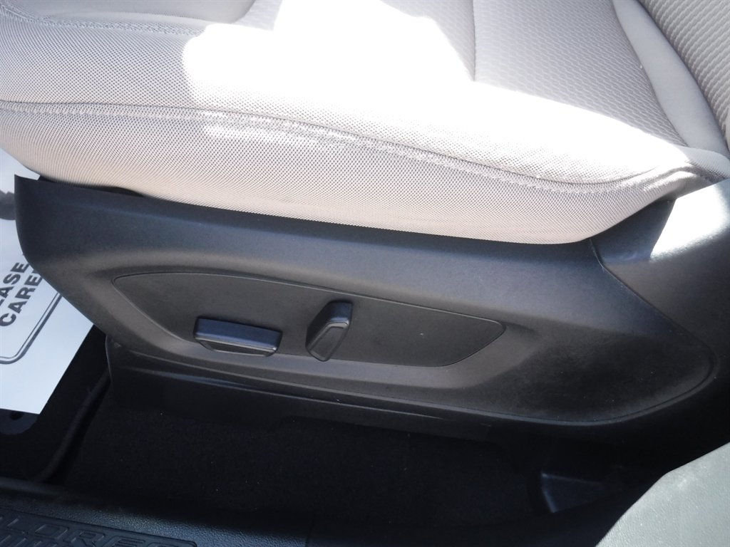 2020 Ford Explorer - $21,995