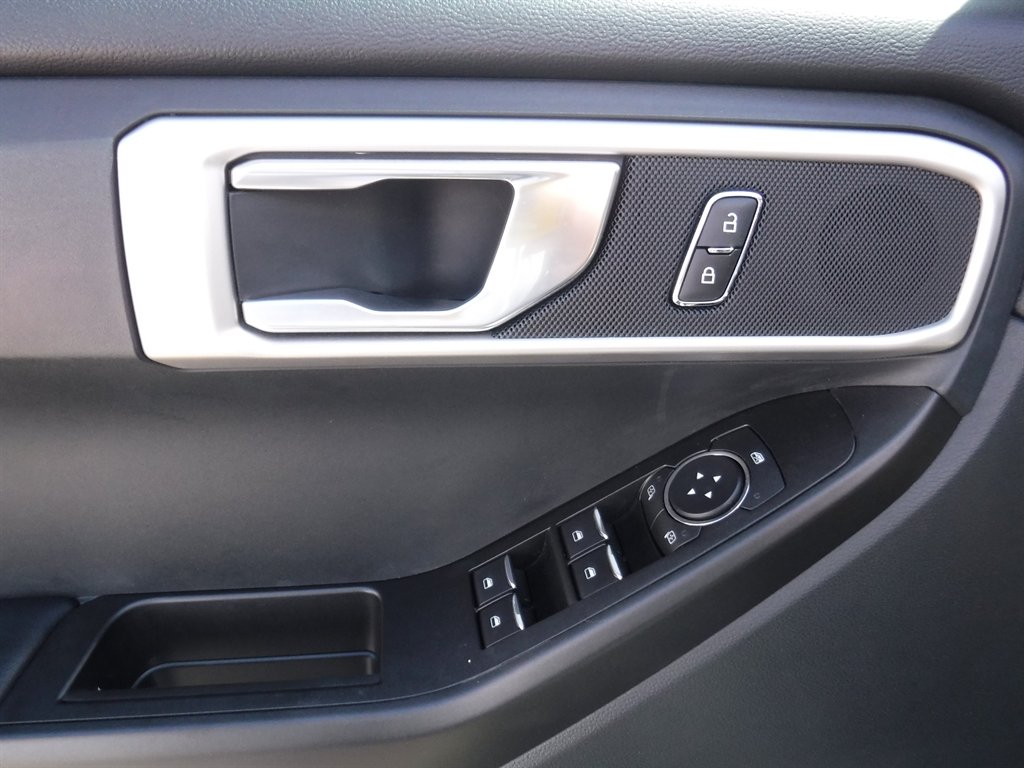2020 Ford Explorer - $21,995