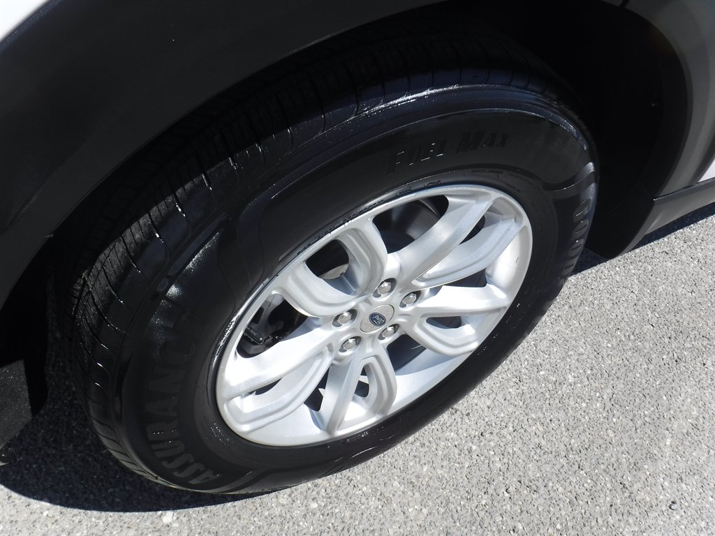 2020 Ford Explorer - $21,995