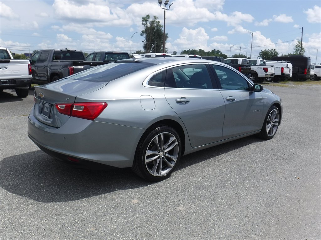 2025 Chevrolet Malibu - $17,995