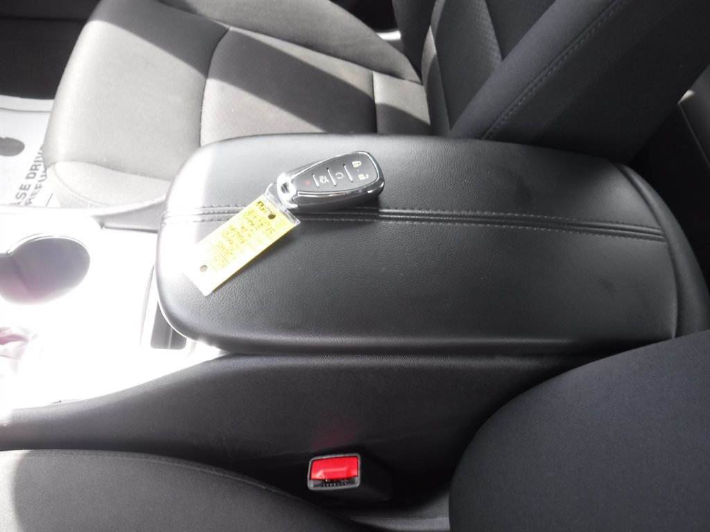 2025 Chevrolet Malibu - $17,995