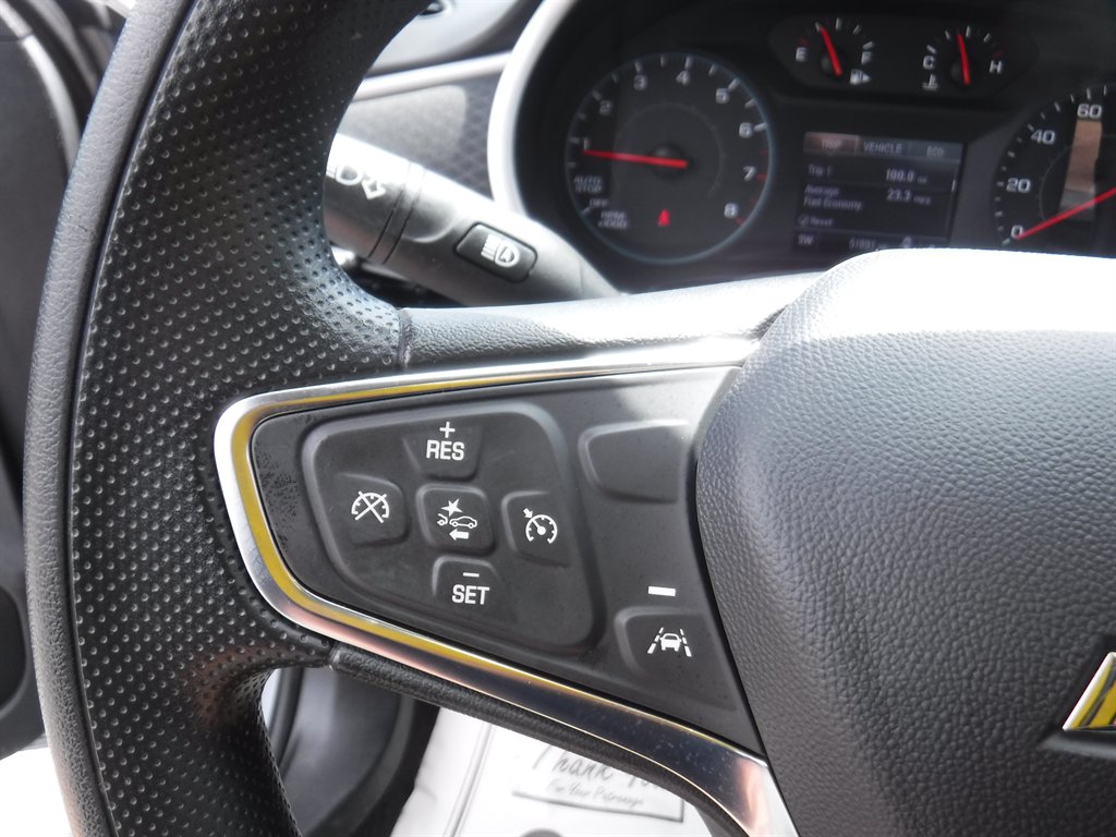 2025 Chevrolet Malibu - $17,995