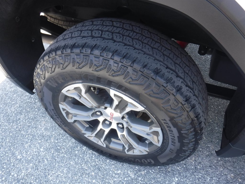 2024 GMC Sierra - $40,995