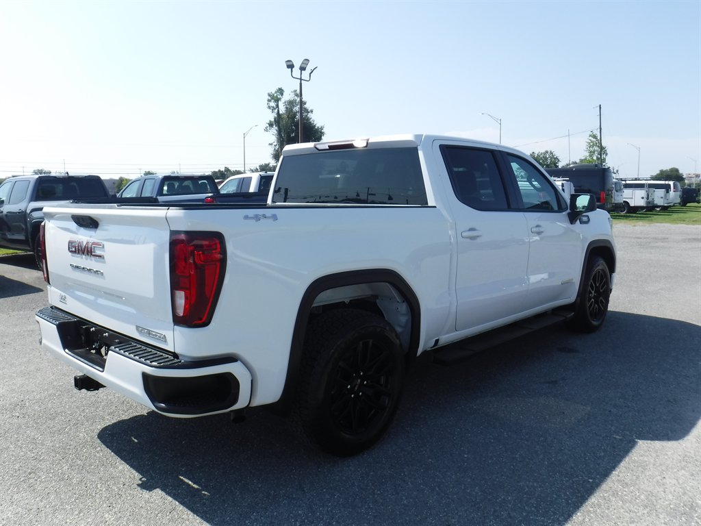 2023 GMC Sierra - $41,995
