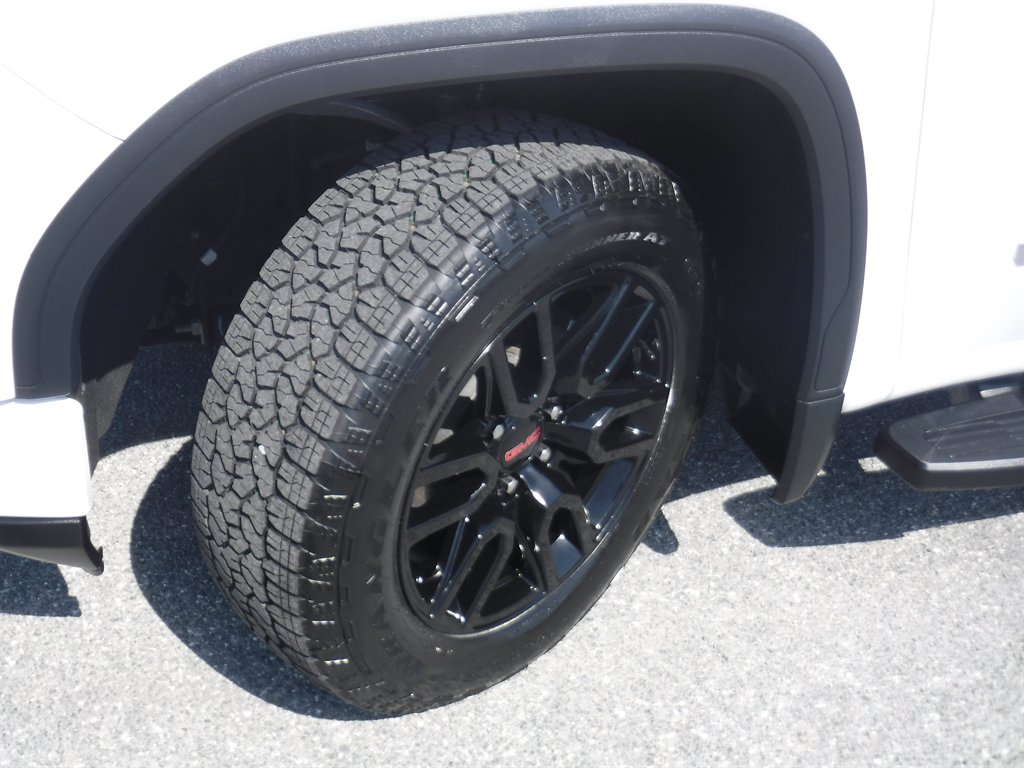 2023 GMC Sierra - $41,995