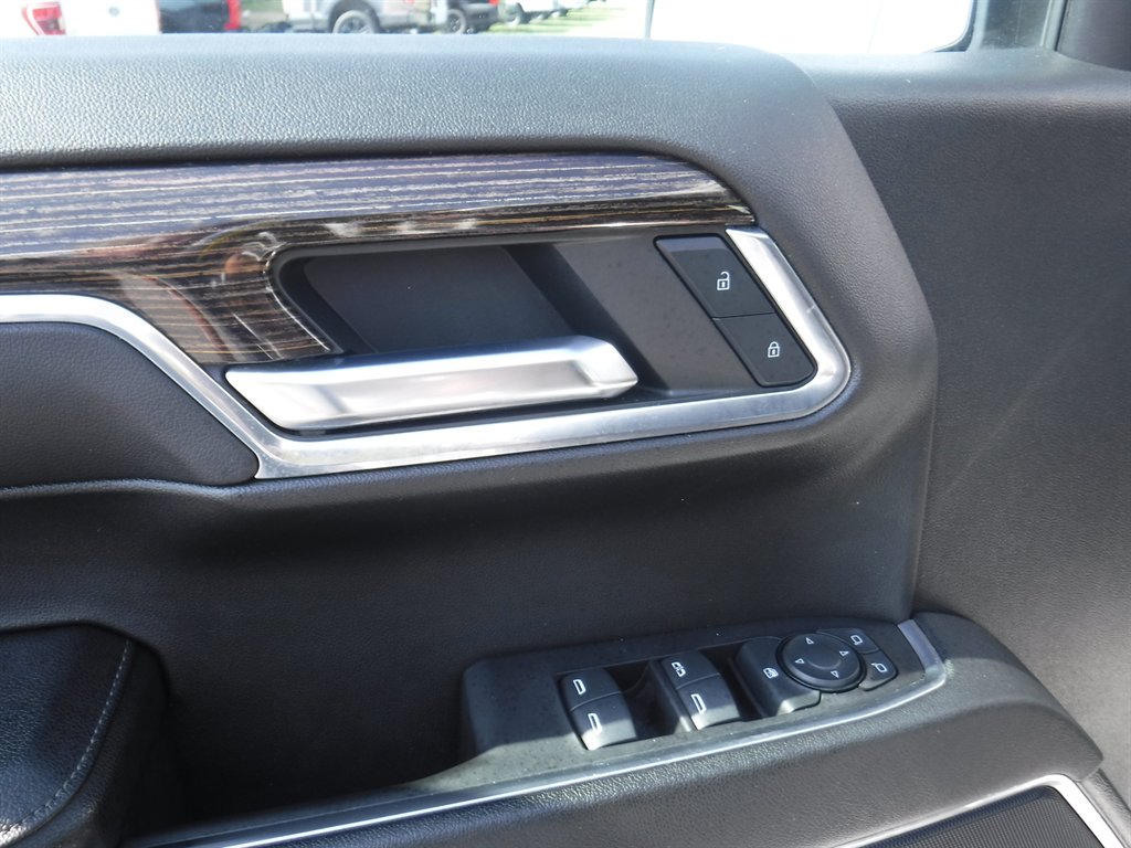 2023 GMC Sierra - $41,995